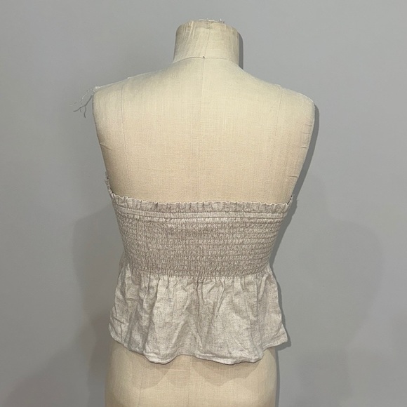 NWOT Abercrombie and fitch Strapless Smocked Top in Beige size small - Picture 3 of 7